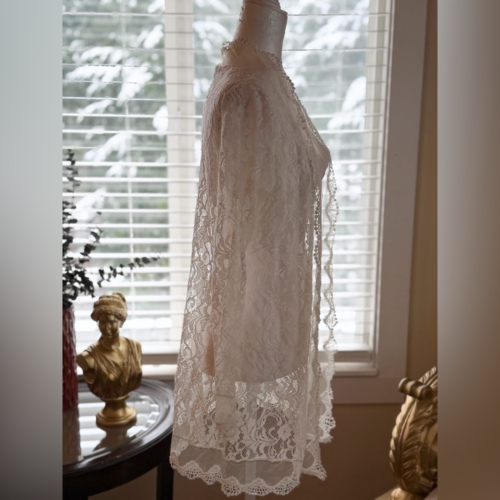 Esley Collection Lace Robe - White - Picture 3 of 6